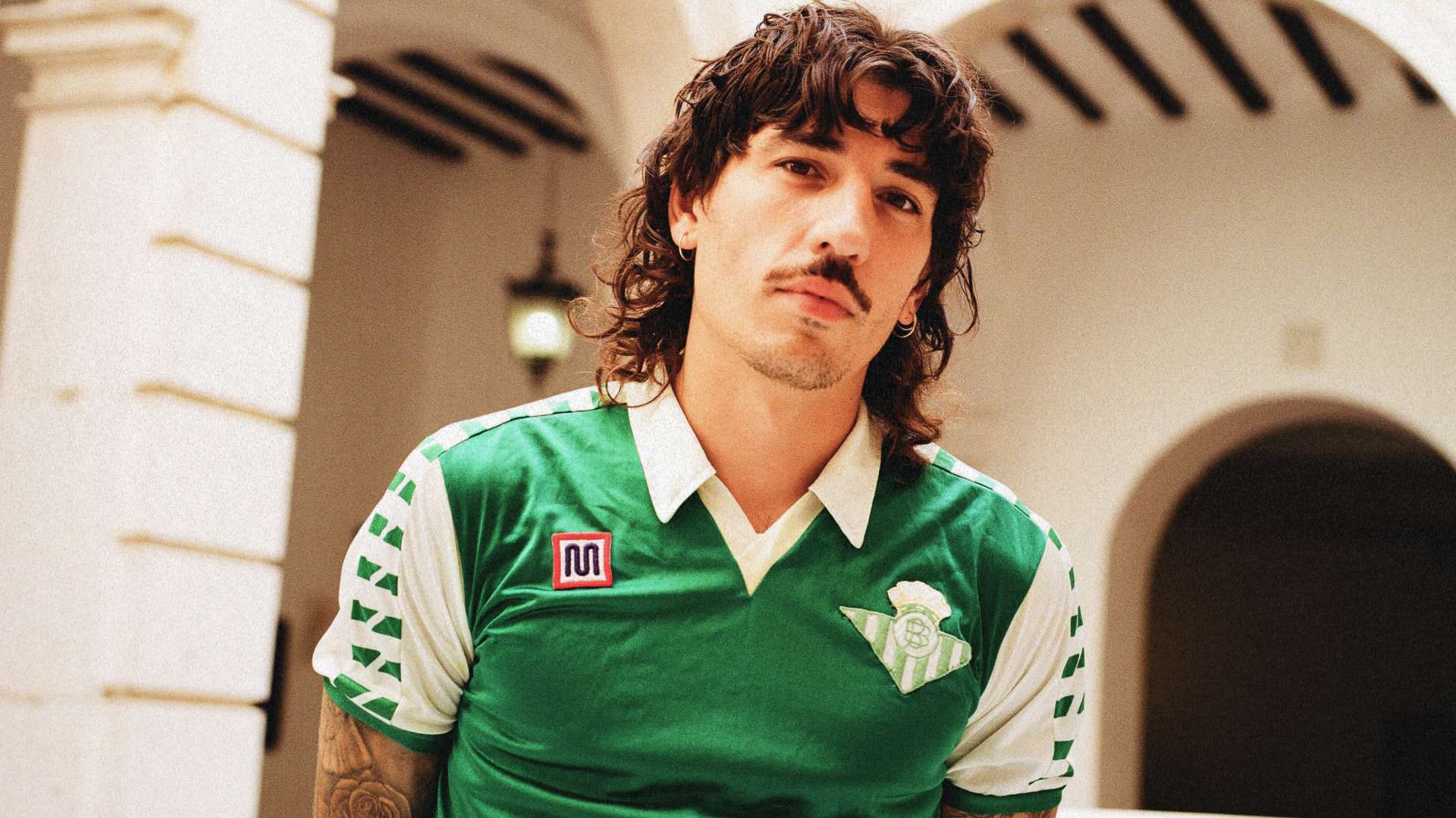 同时保持一 同时保持一